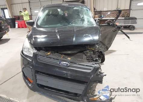 2016 Ford Escape S z USA, uszkodzony, nr VIN 1FMCU0F71GUB51675